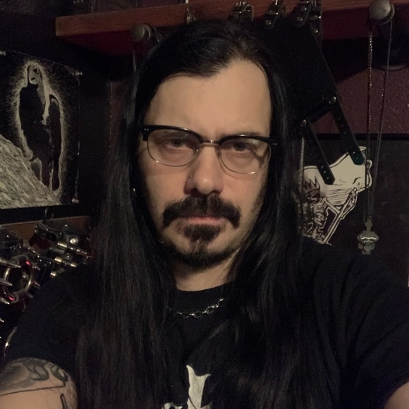 Meet your Posher, George - Picture 1 of 1